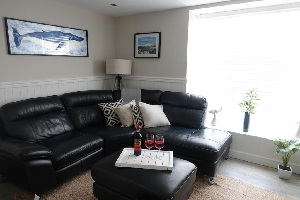 3 Bedroom In With Parking Sleeps 4